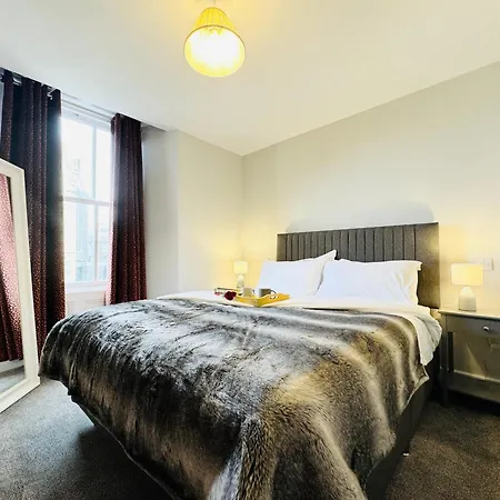 The Queens Nest, 1 - Bed, Sleeps 2, Pets Welcome *
