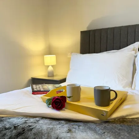 The Queens Nest, 1 - Bed, Sleeps 2, Pets Welcome *